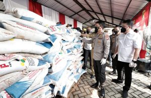 Polda Jatim Bongkar Penyalahgunaan Pupuk Subsidi dan Menyita 279,45 Ton Barang Bukti Pupuk