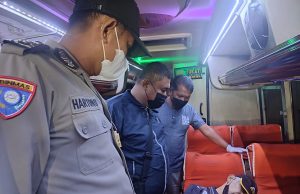 Polres Ngawi Sigap Tangani Penumpang Bus Patas Meninggal dalam Perjalanan