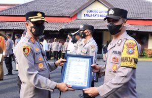 Aksi Heroik Bhabinkamtibmas Selamatkan Warga yang Hendak Bunuh Diri Berbuah Penghargaan