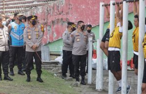 Kapolda Jatim Mengecek Pelaksanaan Test Kesamaptaan Jasmani Seleksi Penerimaan Bintara Polri Gelombang II T.A. 2022