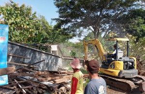 Penertipan Sempadan di Sungai Saluran Sekunder Wilangan 2 Desa Kutuwetan, Ponorogo oleh Dinas PU SDA Jatim berjalan Lancar