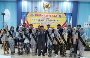 SMPN 2 Ponorogo Purnawiyata Siswa Berprestasi & Berkarakter