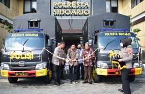 Siap Amankan Pilkades, Polresta Sidoarjo Terima Dua Truk Operasional dari Pemkab Sidoarjo
