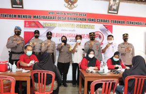 Wakapolres Ponorogo Tinjau Vaksinasi Booster dan Pemeriksaan Kesehatan Gratis, Sambut HUT Bhayangkara Ke-76 di Bringinan