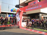 Polda Jatim Gelar Sepeda Gembira Peringati HUT Bhayangkara ke 76