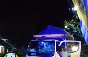 Adu Banteng dengan Truk, Pemotor Honda Versa di Ponorogo luka Serius