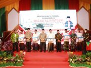 Wakapolri Letakkan Batu Pertama Pembangunan Masjid Al Kostoeri