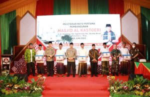 Wakapolri Letakkan Batu Pertama Pembangunan Masjid Al Kostoeri