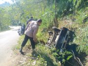 Mobil Terbalik, Ribuan Telur Pecak, jalan Turunan Biting Suru, Sooko