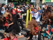 Kang Bupati Sugiri & Bunda Lisdyarita Flashmob Bareng 500 Bujang Ganong Bocah