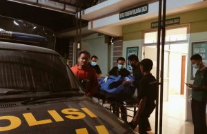 Kecelakaan Karambol di Sambit, Ponorogo, Truk Tabrak Pemotor, Pick Up dan Pagar Rumah, 1 Meninggal di Lokasi