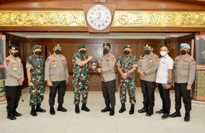 Kapolda Jatim Menerima Sambut Hangat Kunjungan Kehormatan Panglima Divisi Infanteri 2/Kostrad