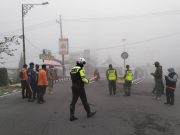 Bersama Pemkab Tangani PMK, Polres Magetan Lakukan Pemeriksaan Kendaraan Hewan Ternak di Perbatasan Antar Kota dan Propinsi