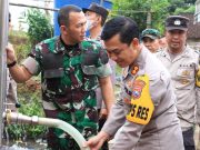 Polres Jember Bersama Kodim 0824 Berikan Bantuan Air Bersih untuk Warga