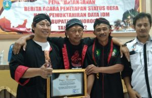 Bupati Ponorogo Serahkan 14 Piagam Penghargaan Desa Mandiri tahun 2022