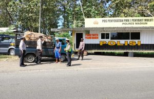 Polres Madiun Periksa SKKH Pengiriman Hewan Ternak Cegah PMK