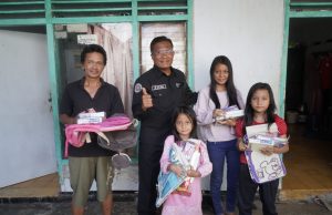 Sinergi Bersama Media, Polisi Peduli di Kota Probolinggo Beri Bantuan Anak Pengayuh Becak