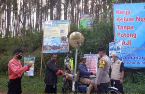 Razia Gabungan Penyekatan Hewan Ternak Masuk Ponorogo di Pertigaan Tumpak Lego Ngrayun