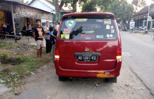 Mobil Espass vs Yamaha Alfa, Pemotor Luka Patah Tulang, Bungkal, Ponorogo