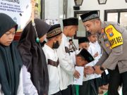Polisi Peduli, Kapolres Jombang Berikan Santunan dan Bea Siswa Bagi Pelajar Berprestasi