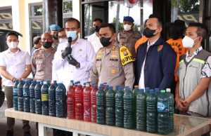 Polres Nganjuk Berhasil Ungkap Penimbunan 2 Ribu Liter Pertalite dan Ratusan Liter Pertamax Oplosan