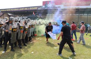 Bupati Mojokerto Apresiasi Kesiapan Polresta Mojokerto saat Simulasi Pam TPS Pilkades