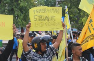 Mahasiswa Ponorogo Turun Jalan Tolak Kenaikan Harga BBM