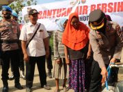 Terdampak Kekeringan, Polres Ponorogo Salurkan 5000 Liter Air Bersih di Desa Duri, Slahung