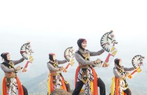 Jago Tari Jathil, Mengenal Polwan Polres Ponorogo Piawai Tari Jathil