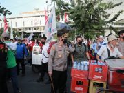 Kapolrestabes Lakukan Pengamanan Unjuk Rasa Gabungan Serikat Buruh di Kantor Gubernur Jatim