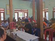Tuntut Tranparansi Anggaran, Warga Desa Bulu Lor, Jambon, Geruduk Balai Desa