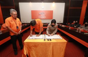 Polda Jatim Tandatangani Kerjasama dengan PT Pos Indonesia