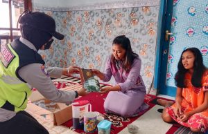 Polri Salurkan Bantuan Sosial Bagi Warga Korban Tragedi Kanjuruhan