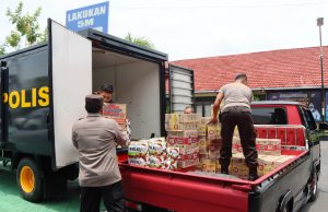 Tanggap Bencana, Polres Ngawi Kirim Bansos ke Tasikmadu Trenggalek
