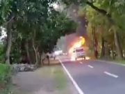 Sebuah mobil Pik Up Angkut Ayam Potong Terbakar di Jalan Raya Balong – Sumoroto