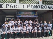 Guru SMK PGRI 1 Ponorogo Jadi Petugas Upacara Peringatan Hari Guru Nasional