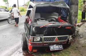 Pengendara Motor Virza Luka-luka Setelah Serempet Pintu Mobil Pick Up, Ngampel, Balong