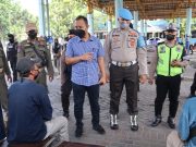 Pamor Keris Polres Gresik Bagikan Masker di Terminal, Himbau Masyarakat Tetap Disiplin Prokes