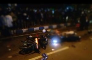 Adu Banteng Motor vs Motor, 2 Luka Serius, di Jalan KH. Hasyim Asyari depan Toko Boloreog Store Ponorogo