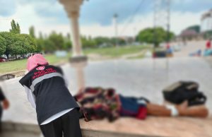 Kakek Tanpa Identitas Meninggal Dunia di Panggung Utama Alon-alon Ponorogo