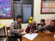 Bhabinkamtibmas Polsek Sooko Laksanakan Problem Solving 3 Bocah Mengambil Uang di Counter