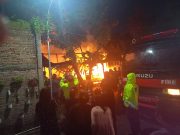 Diduga Lupa Matikan Kompor, Rumah Pedagang Gorengan Lentho Ludes Terbakar, Carat, Kauman