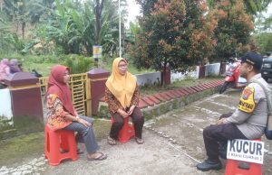 Melalui Kursi Curhat, Pak Bhabin Polres Ponorogo Sampaikan Pesan Kamtibmas