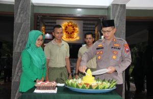 Sinergitas TNI – Polri, Kapolres Bondowoso Beri Kejutan untuk Yonif Raider 514/SY Kostrad