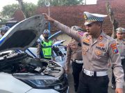 Jelang Nataru, Polres Bojonegoro Cek Kesiapan Ranmor dan Perlengkapan Pengamanan