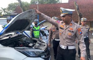 Jelang Nataru, Polres Bojonegoro Cek Kesiapan Ranmor dan Perlengkapan Pengamanan