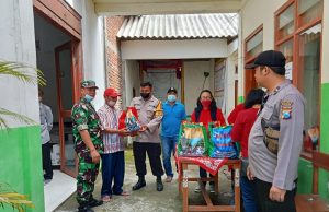 Polres Nganjuk Beri Layanan Kesehatan Gratis dan Bansos Menjelang Nataru