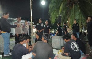 Jelang Nataru, Polres Gresik Bersama TNI Gandeng Pendekar Lakukan Patroli