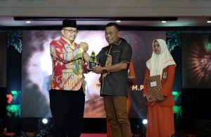 Kemenag Award Berpadu Fashion Show, Bupati Sugiri: Luar Biasa Spektakuler