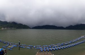 Air Mancur Menari Ngebel Songsong Malam Tahun Baru